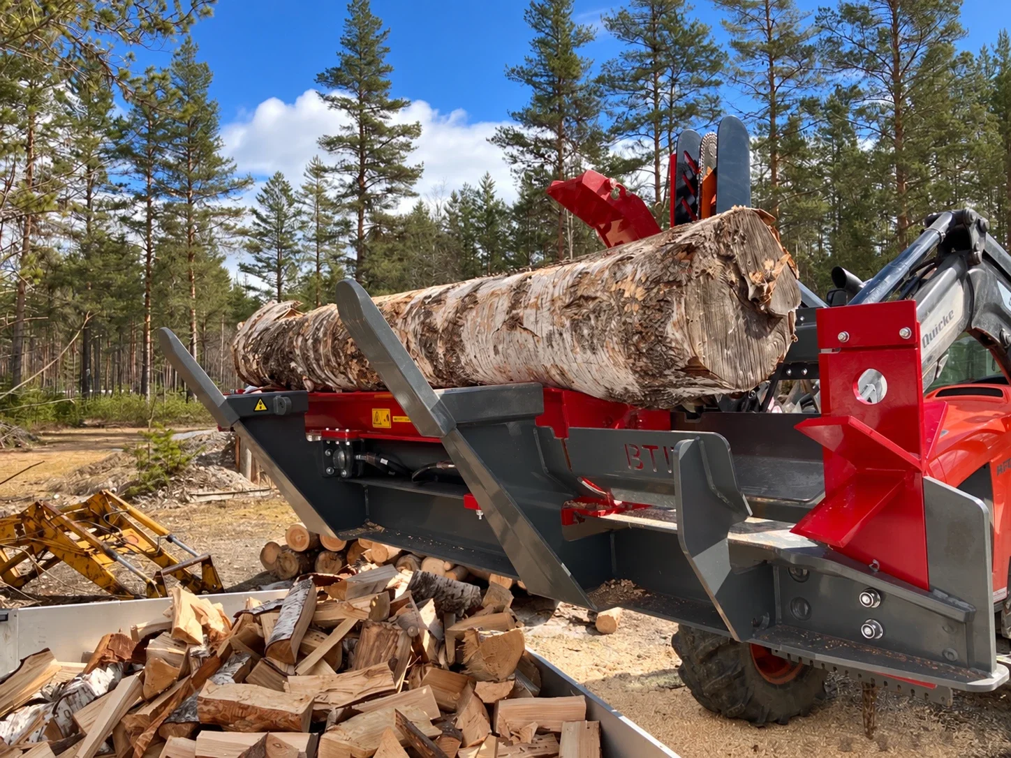 BTD PROcompact professionele aanbouw-zaagkloofmachine