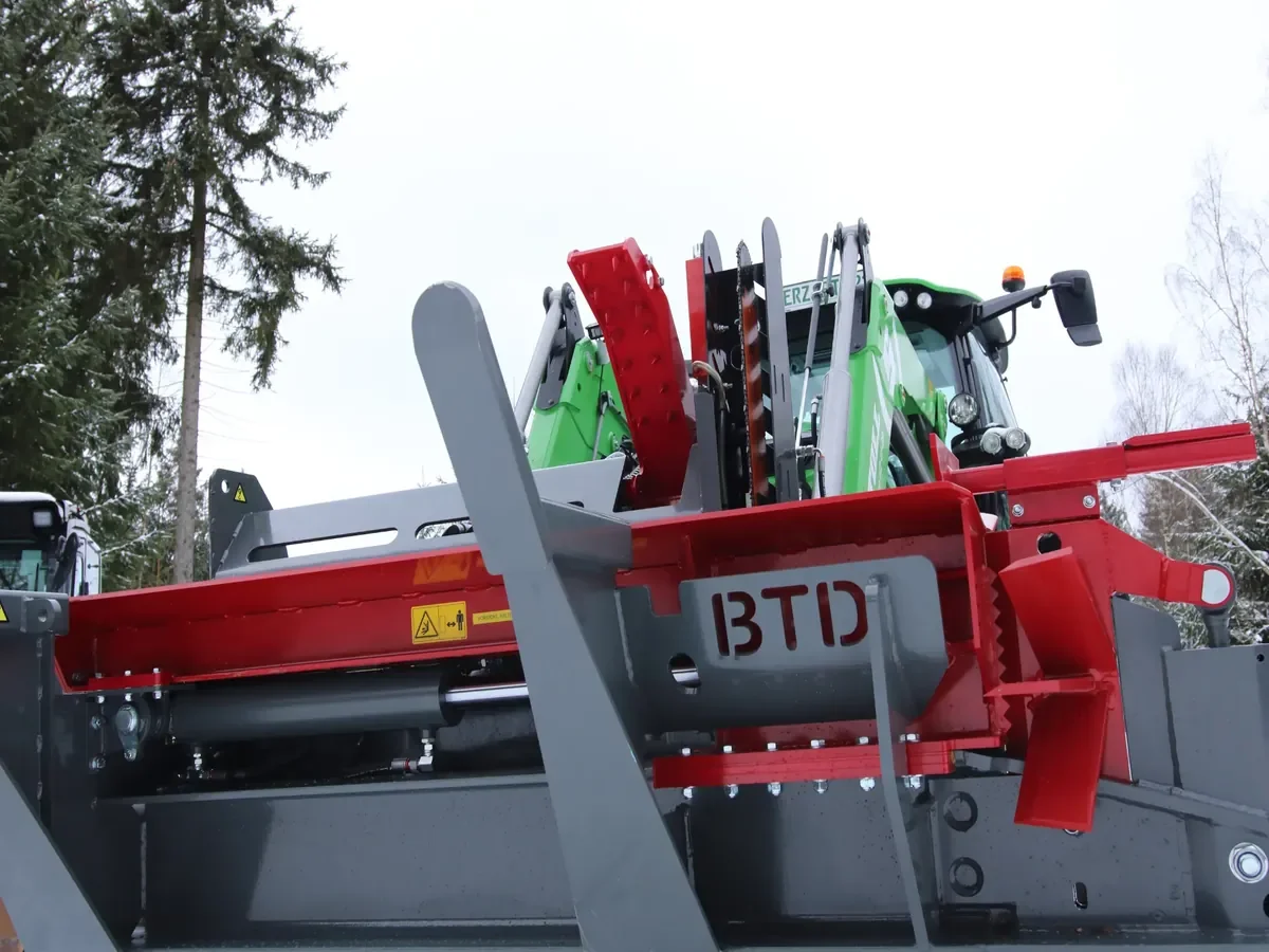 Firewood processor for wheel loader, tractor and front loader